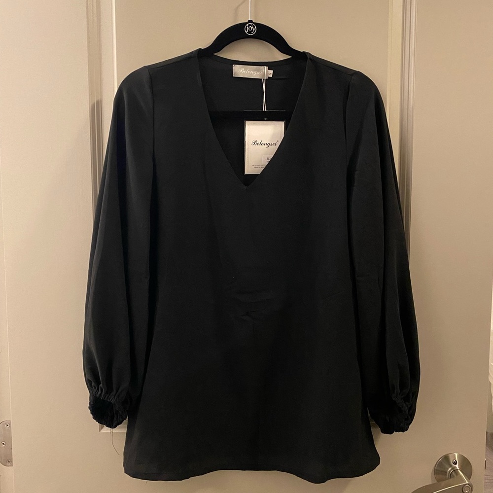 NWT Belongsei Black Long Sleeve Blouse